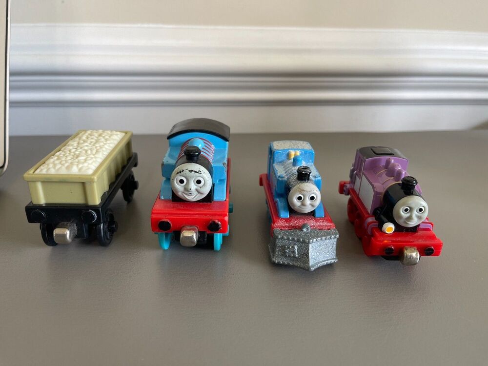 Thomas & Friends Take N Play Along Train Tank Holiday Coal (4 Pcs)